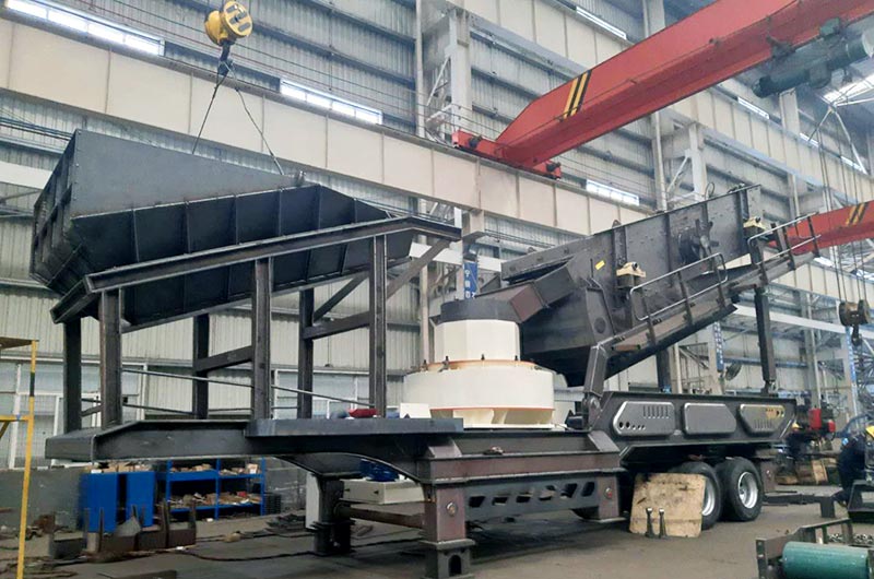 时产200-300吨的移动建筑垃圾破碎站顺利试产成功
